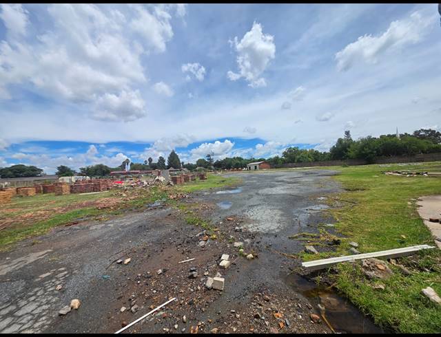 15,700M² VACANT LAND TO LET IN ALRODE